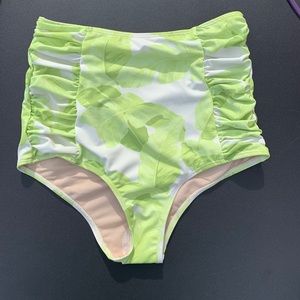 Kortni Jeane bottoms